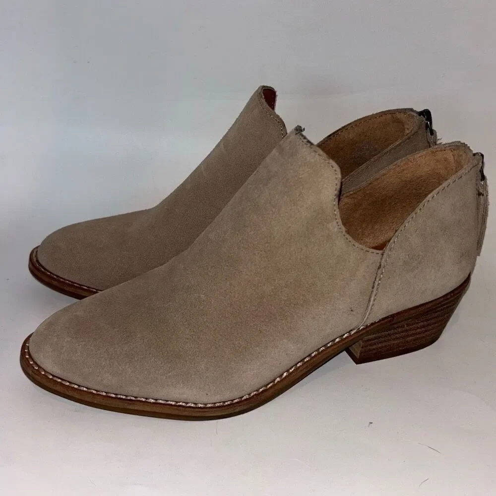 Lucky Brand Freelia tan suede leather ankle booties boots 6.5 EUC